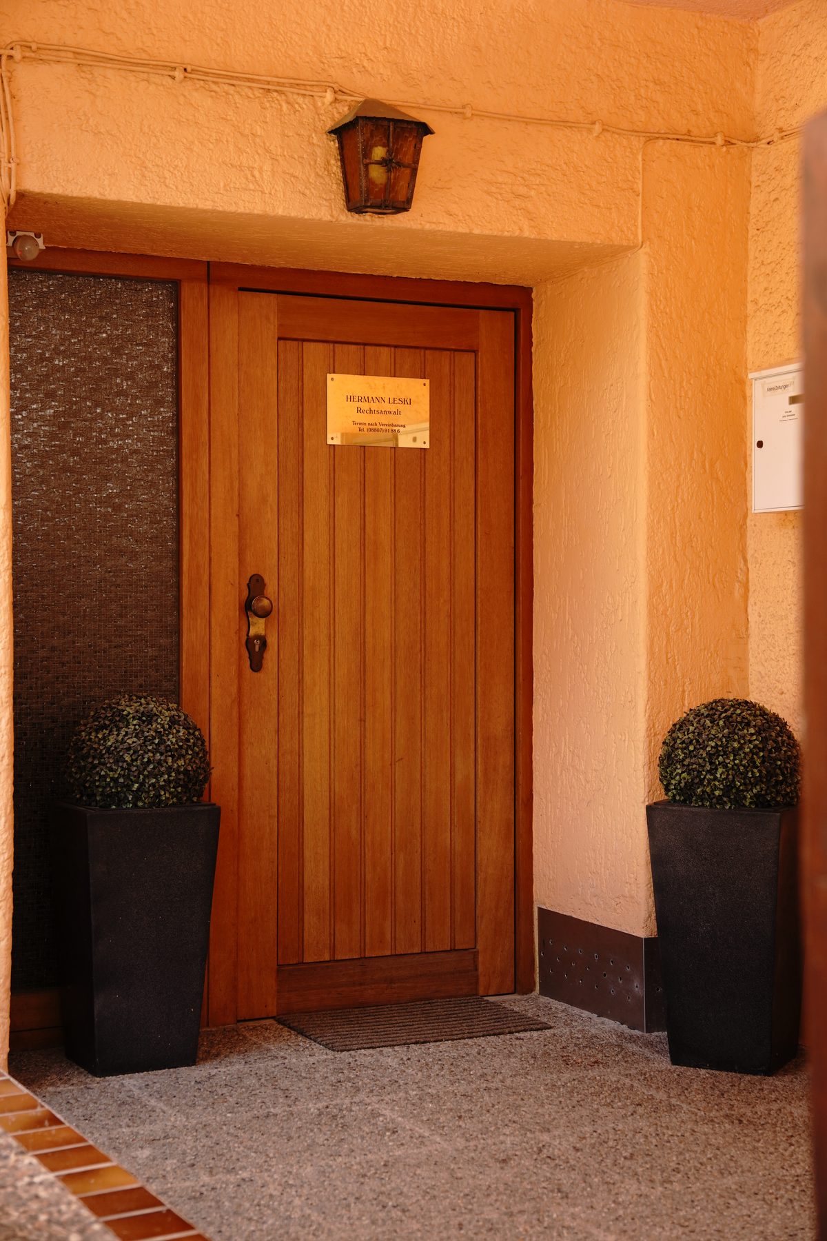 Eingang der Kanzlei Hermann Leski in Dießen